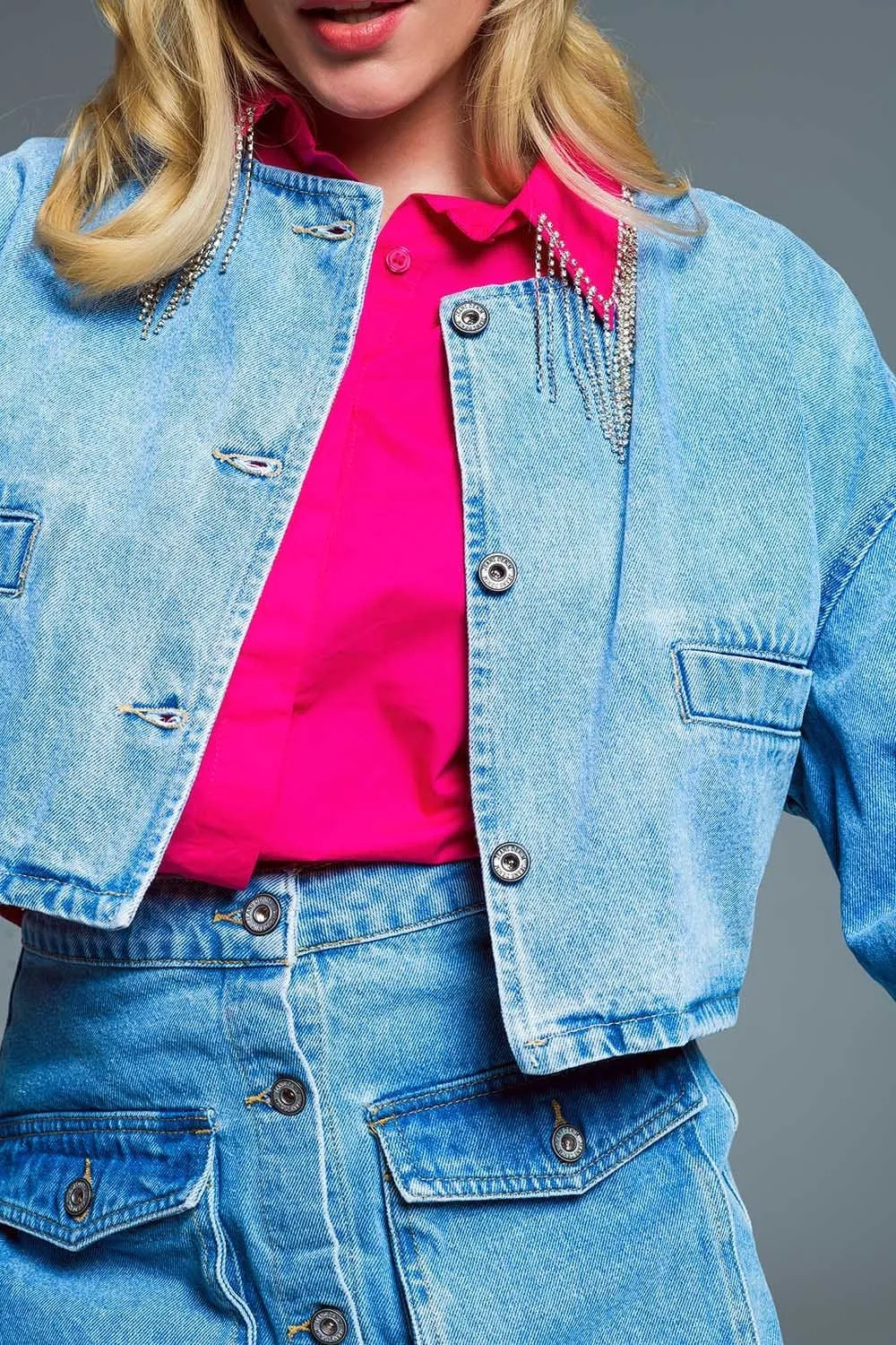 Cropped Relaxed Denim Jacket With Chest Welt Pockets In Light Wash