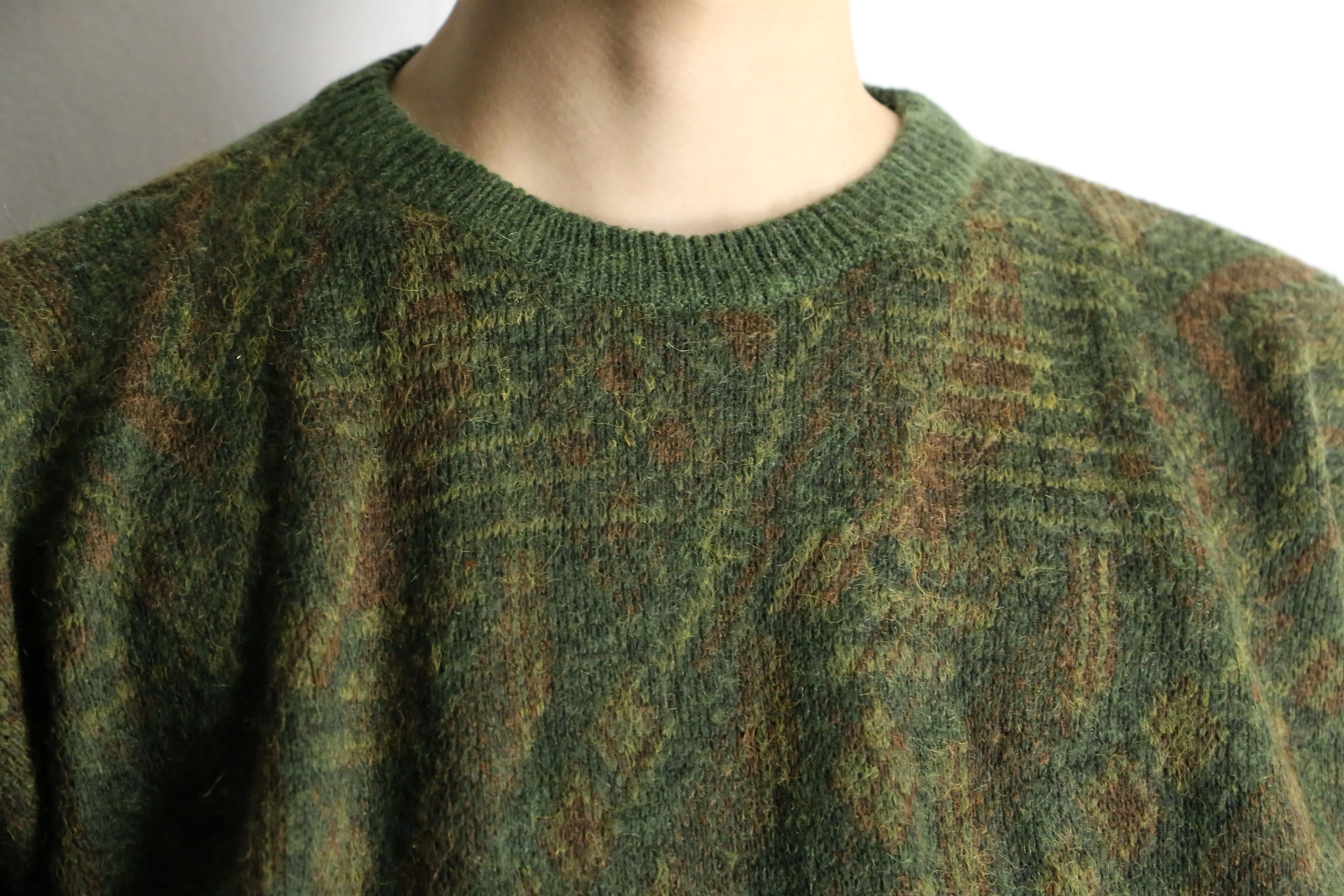 earth color design knit pullover