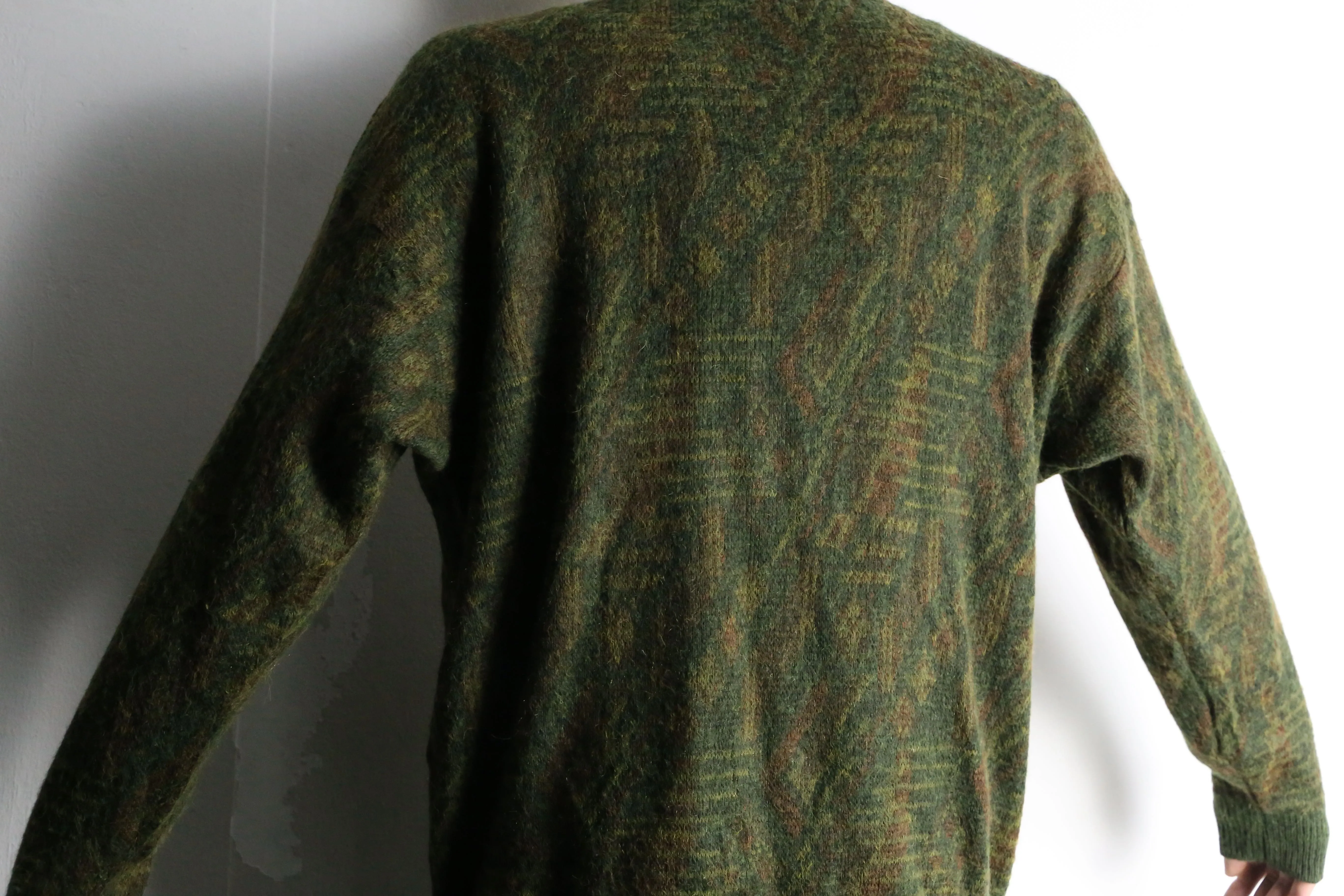 earth color design knit pullover