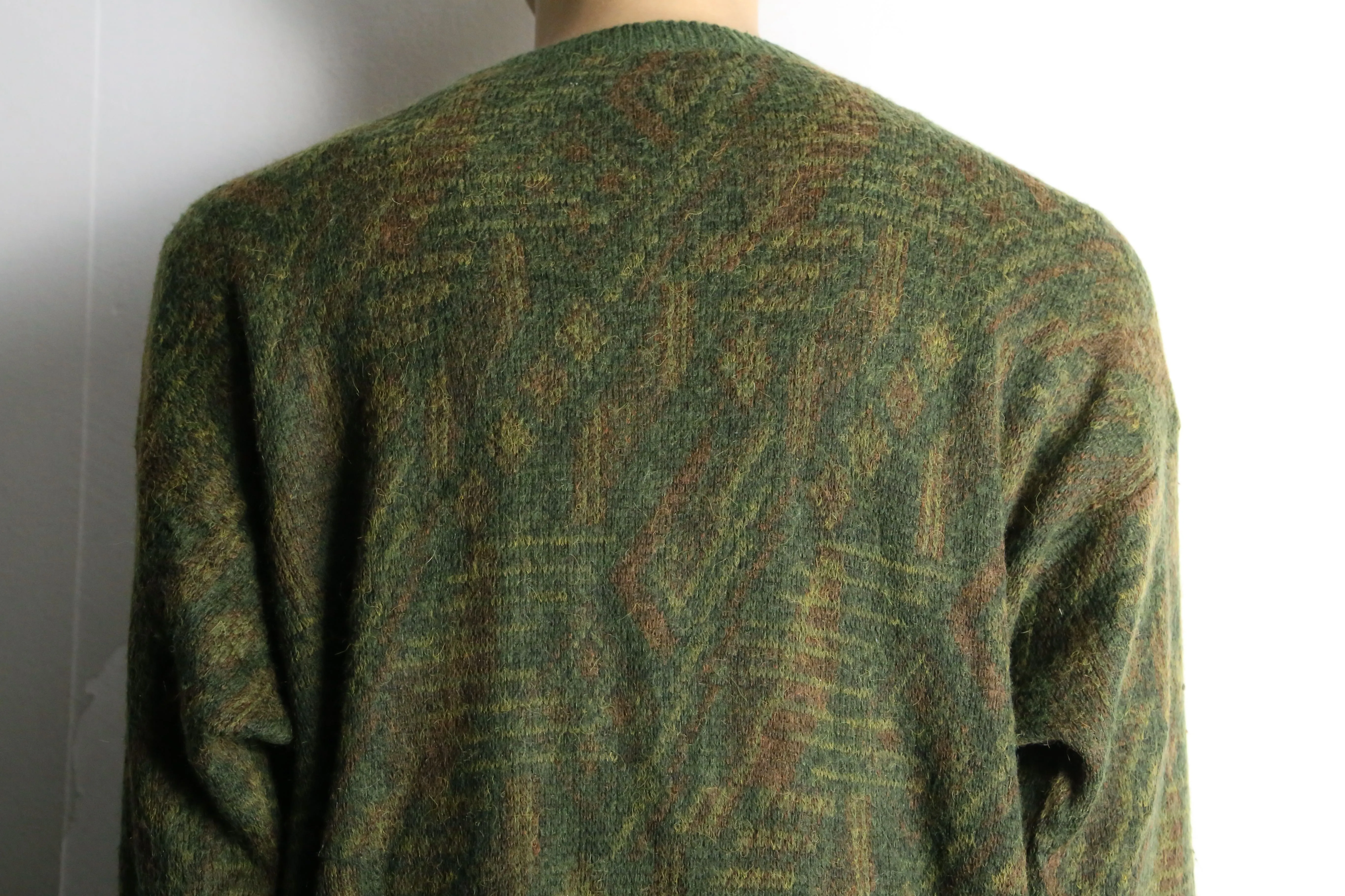 earth color design knit pullover