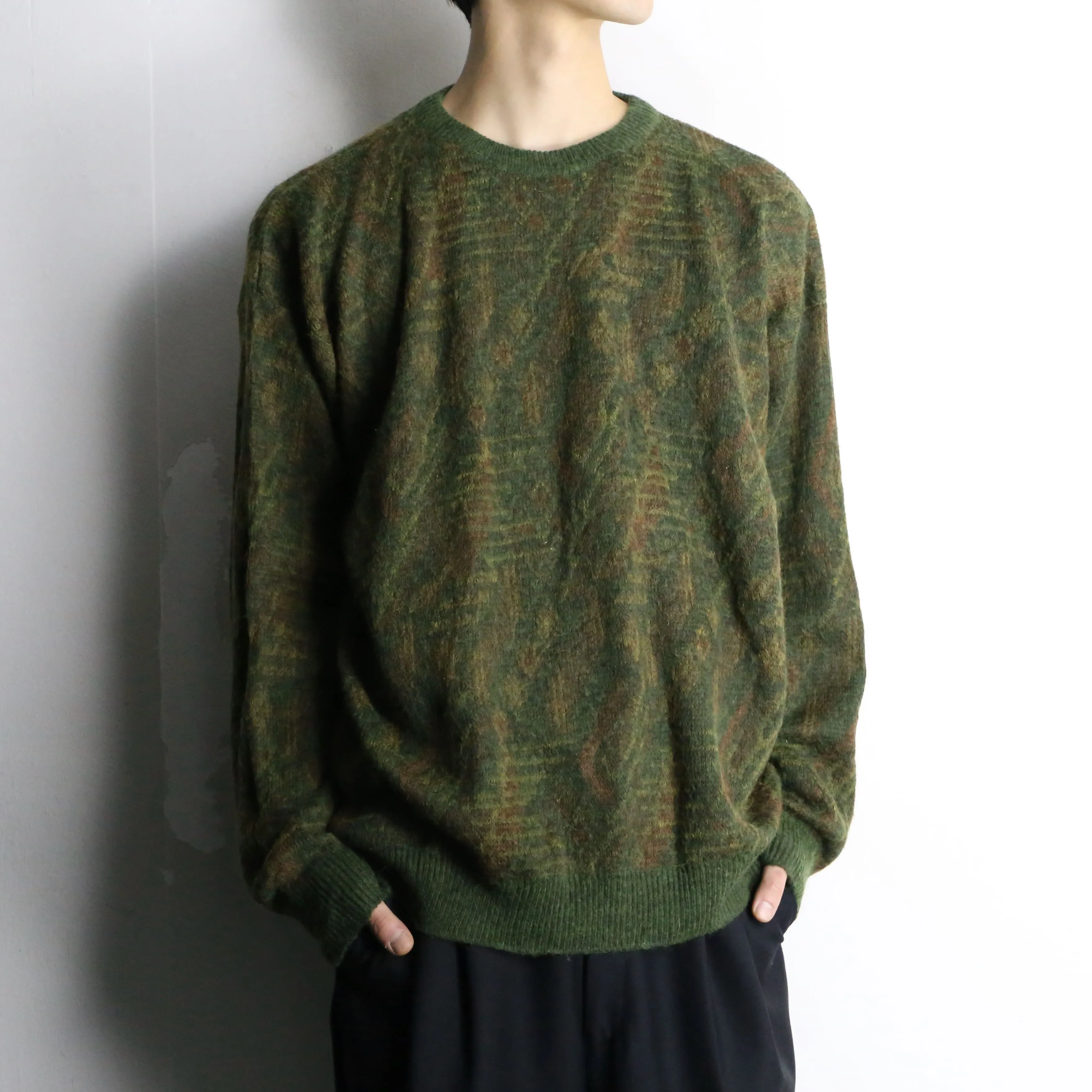 earth color design knit pullover