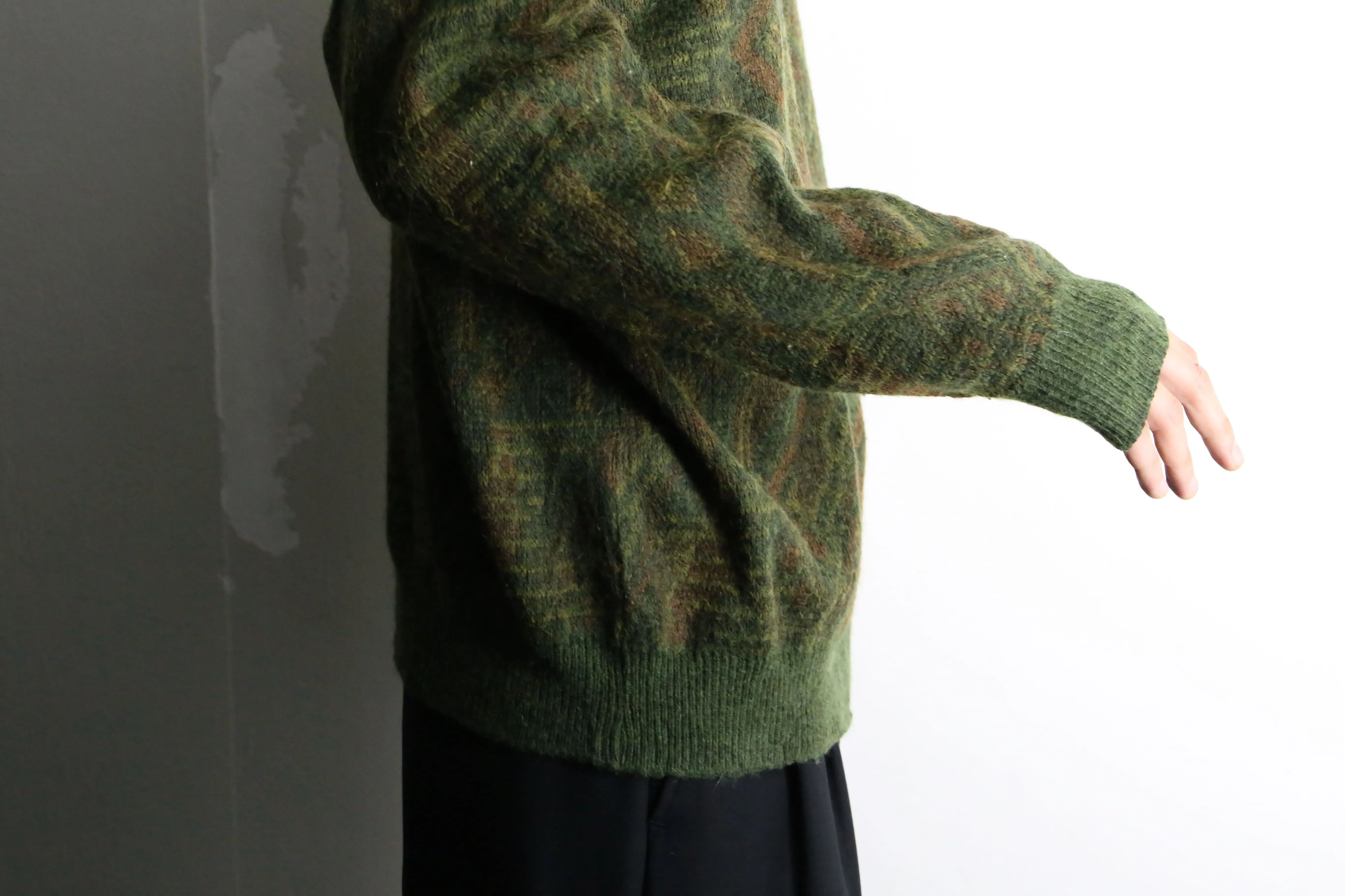 earth color design knit pullover